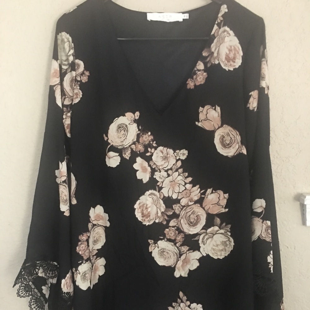 Bell sleeve dress